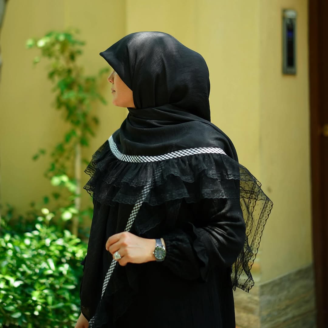 روسری پریا نخی مشکی نوار چهارخونه