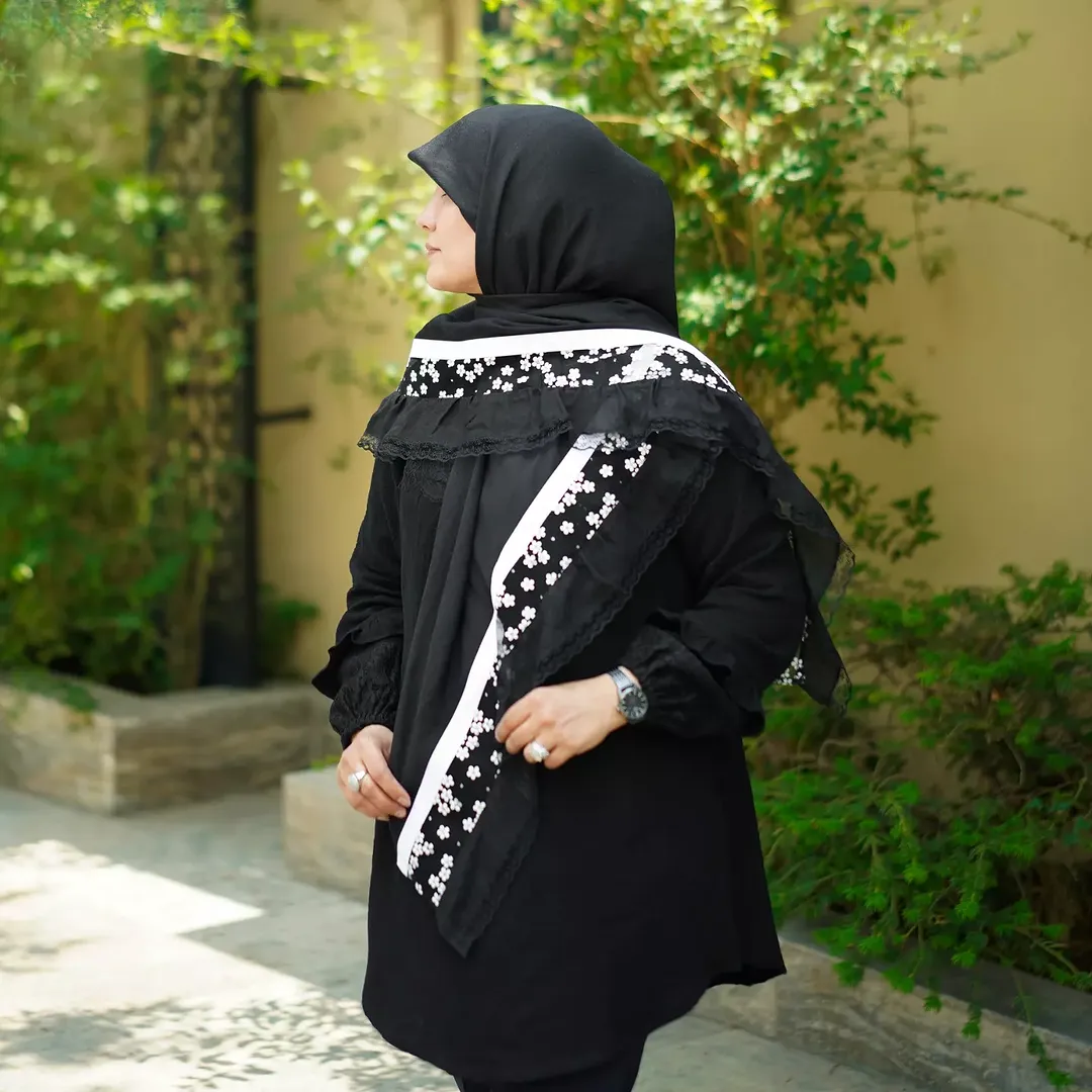 روسری شکوفه مشکی وال اسلپ قواره بزرگ